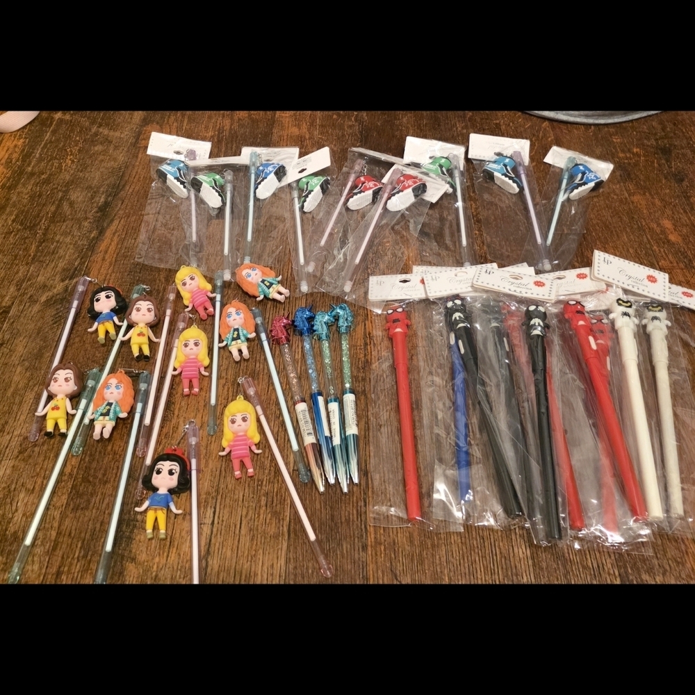 Cute Character Top Pens Assortment - Multicolored 33 COUNT